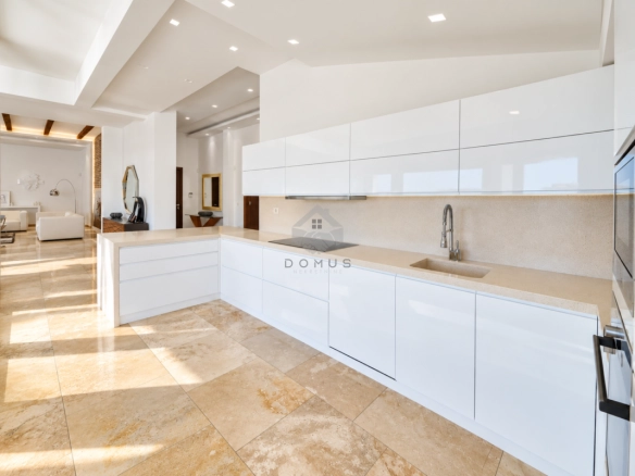 Trosoban stan 218 m² – Budva — fotografija 8