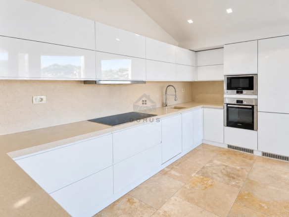 Trosoban stan 218 m² – Budva — fotografija 9