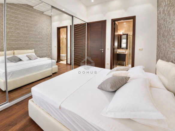 Trosoban stan 218 m² – Budva — fotografija 10