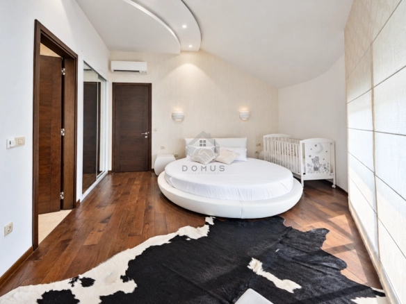 Trosoban stan 218 m² – Budva — fotografija 13