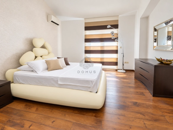 Trosoban stan 218 m² – Budva — fotografija 14