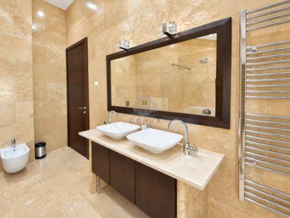 Trosoban stan 218 m² – Budva — fotografija 17