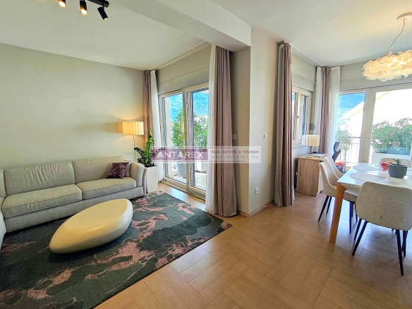 Trosoban stan 114 m² – Dobrota, Kotor — fotografija 2