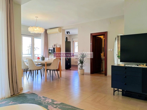 Trosoban stan 114 m² – Dobrota, Kotor — fotografija 3