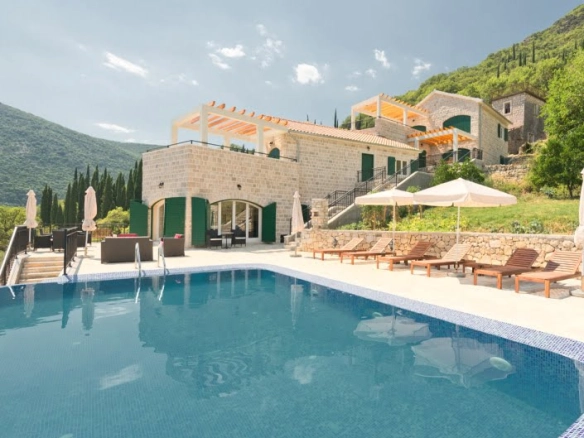 Dvosoban stan 79 m² – Herceg Novi — fotografija 2
