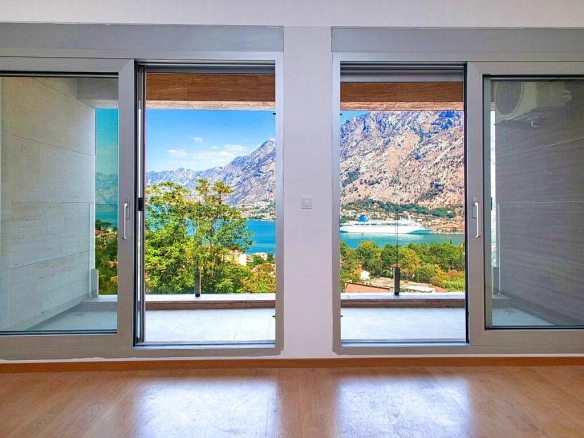 Četvorosoban stan 150 m² – Kotor — fotografija 2