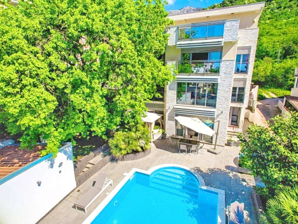 Kuća 300 m² – Budva — fotografija 2