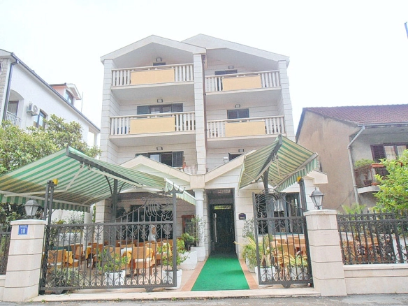 Hotel 600 m² – Tivat — fotografija 2