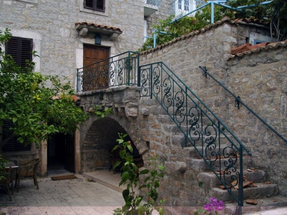 Kuća 100 m² – Rafailovići, Budva — fotografija 2