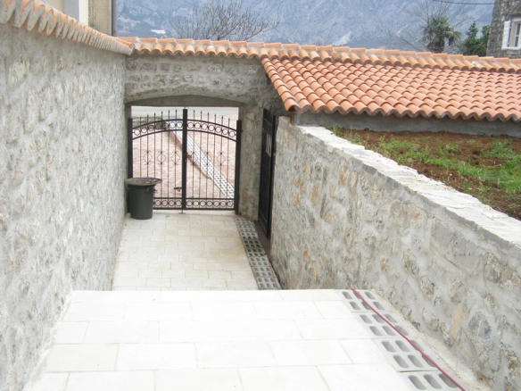 Kuća 400 m² – Stoliv, Kotor — fotografija 2
