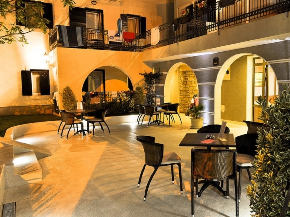 Hotel 1.100 m² – Petrovac, Budva — fotografija 4