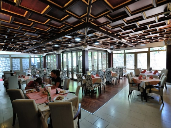 Hotel 1.100 m² – Petrovac, Budva — fotografija 6