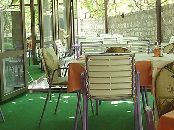 Hotel 1.100 m² – Petrovac, Budva — fotografija 12
