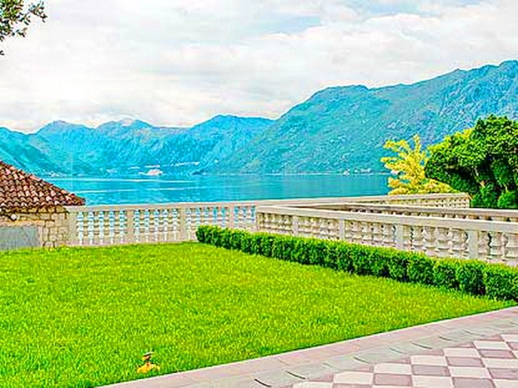 Kuća 1.500 m² – Dobrota, Kotor — fotografija 5