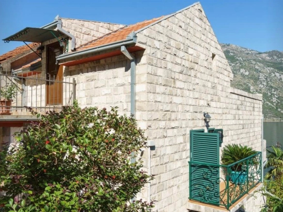 Kuća 215 m² – Stoliv, Kotor — fotografija 3