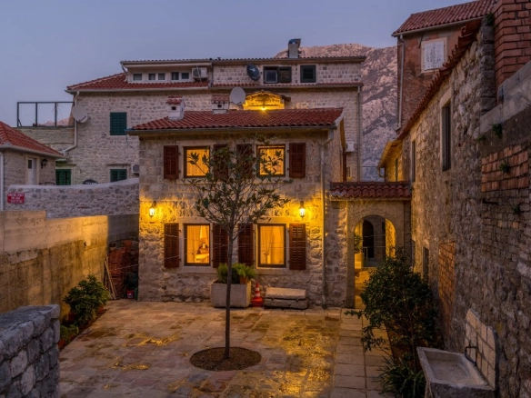 Kuća 355 m² – Prčanj, Kotor — fotografija 2