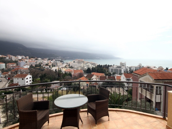 Dvosoban stan 131 m² – Bečići, Budva — fotografija 8