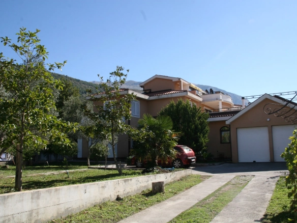 Kuća 450 m² – Kavač, Kotor — fotografija 11