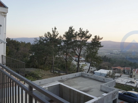 Kuća 300 m² – Kavač, Kotor — fotografija 16