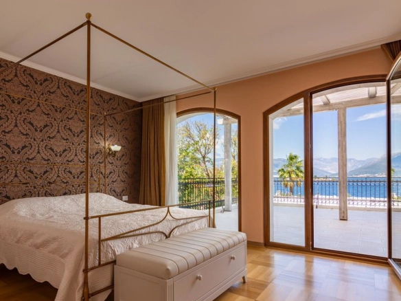 Kuća 396 m² – Krašići, Tivat — fotografija 3