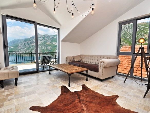 Trosoban stan 200 m² – Risan, Kotor — fotografija 2