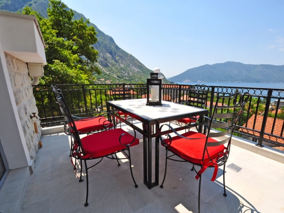 Trosoban stan 200 m² – Risan, Kotor — fotografija 5