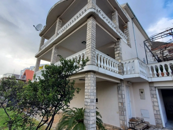 Hotel 350 m² – Bijela, Herceg Novi — fotografija 3