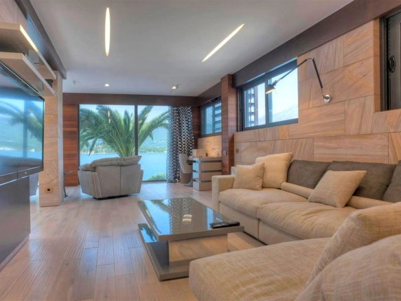 Kuća 1.200 m² – Krašići, Tivat — fotografija 16