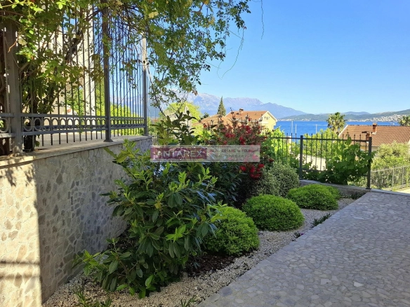 Dvosoban stan 85 m² – Đenovići, Herceg Novi — fotografija 14