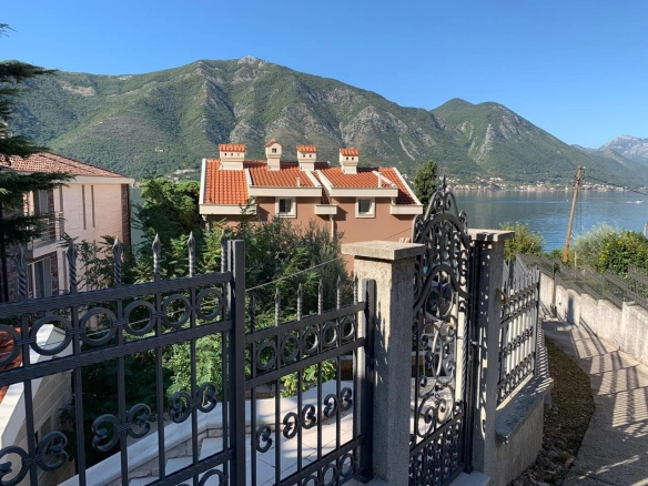 Kuća 500 m² – Dobrota, Kotor — fotografija 11