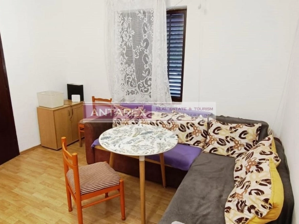 Izdavanje: Jednosoban stan 35 m² – Herceg Novi — fotografija 4