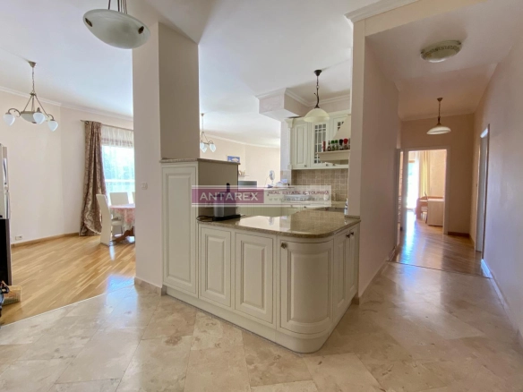 Četvorosoban stan 221 m² – Rafailovići, Budva — fotografija 6