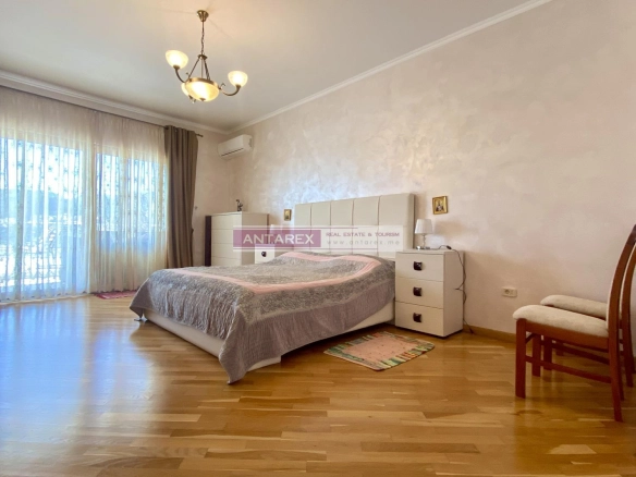 Četvorosoban stan 221 m² – Rafailovići, Budva — fotografija 9