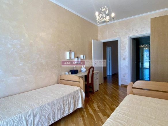 Četvorosoban stan 221 m² – Rafailovići, Budva — fotografija 12
