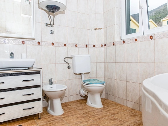 Trosoban stan 99 m² – Đenovići, Herceg Novi — fotografija 6