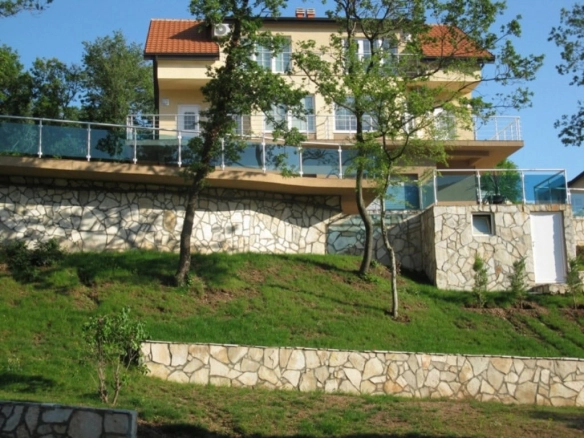 Dvosoban stan 132 m² – Bar — fotografija 6