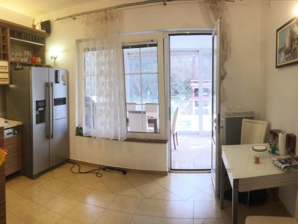 Dvosoban stan 132 m² – Bar — fotografija 13