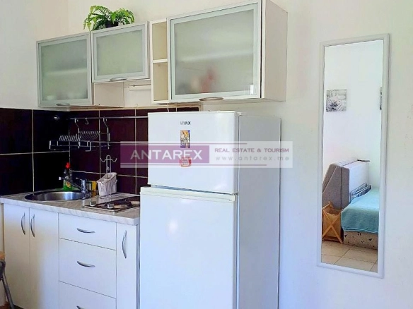 Izdavanje: Garsonjera 26 m² – Đenovići, Herceg Novi — fotografija 4