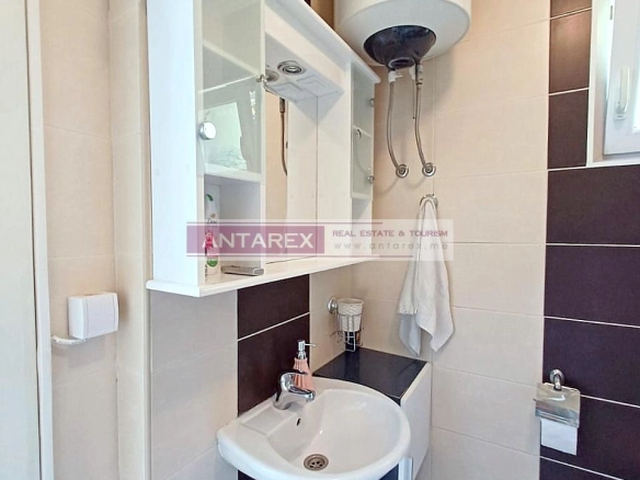 Izdavanje: Garsonjera 26 m² – Đenovići, Herceg Novi — fotografija 7