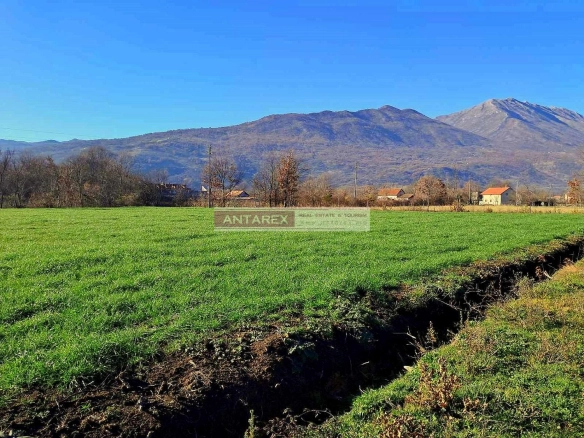 Plac u selu Curilac, Danilovgrad — fotografija 3