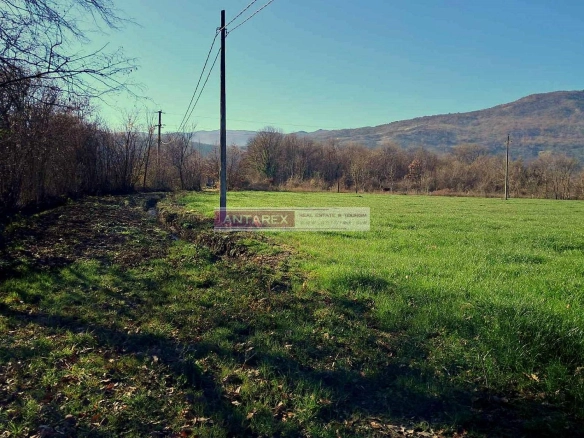Plac u selu Curilac, Danilovgrad — fotografija 4