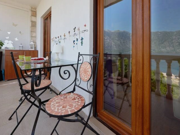 Dvosoban stan 72 m² – Prčanj, Kotor — fotografija 9