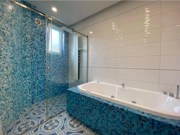 Dvosoban stan 131 m² – Bečići, Budva — fotografija 15