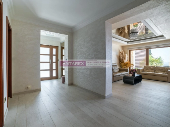 Kuća 300 m² – Bečići, Budva — fotografija 12