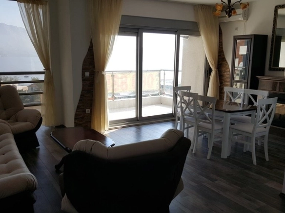 Trosoban stan 96 m² – Budva — fotografija 2