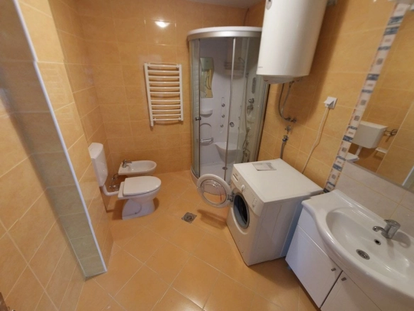 Trosoban stan 96 m² – Budva — fotografija 12