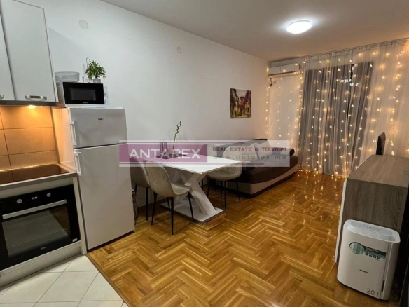 Jednosoban stan 43 m² – Lazi, Budva — fotografija 2