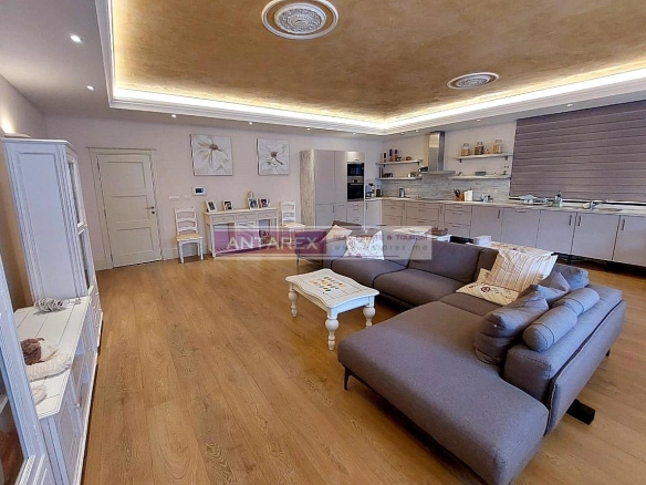 Kuća 294 m² – Stoliv, Kotor — fotografija 3