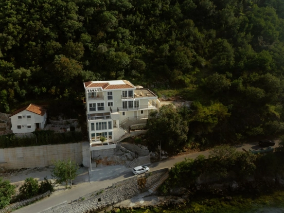 Kuća 400 m² – Stoliv, Kotor — fotografija 3