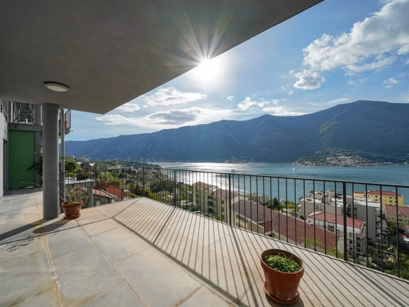 Trosoban stan 158 m² – Dobrota, Kotor — fotografija 4